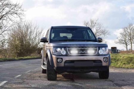 LAND ROVER DISCOVERY 4 (2014+) – Sada pro osvětelní do mřížky chladiče