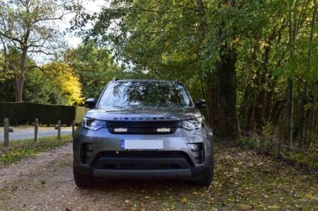 LAND ROVER DISCOVERY 5 – Sada pro osvětlení do mřížky chladiče