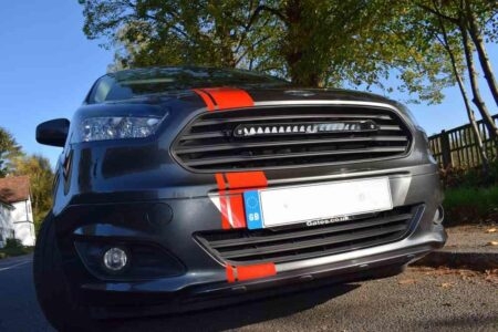 FORD TRANSIT COURIER (2014+) – Kit do mřížky pro světlomety