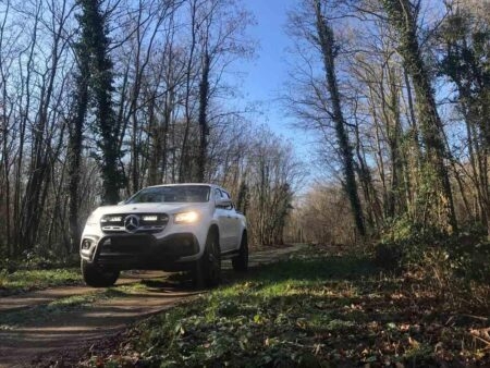 MERCEDES X-CLASS (2017+) – Sada pro osvětlení do mřížky chladiče