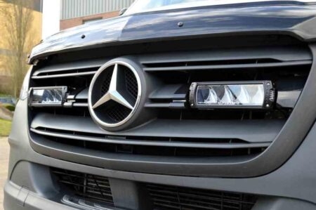 MERCEDES SPRINTER (2018+) – Sada pro osvělení do mřížky pro světlomety