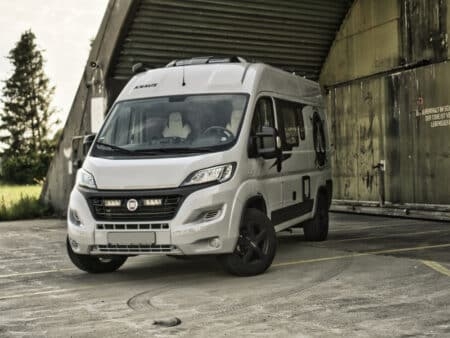 Fiat Ducato (2014+) – Sada pro osvětelní do mřížky chladiče