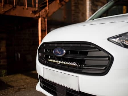 FORD TRANSIT CONNECT (2018+) – Kit do mřížky pro světlomety