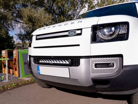 Land Rover Defender (2020+) – Sada pro světlomety do mřížky chladiče