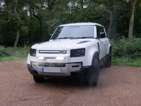Land Rover Defender (2020+) – Sada pro světlomety do střední mřížky chladiče