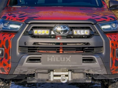 Toyota Hilux Invincible-X (2021+) – Sada do mřížky chladiče