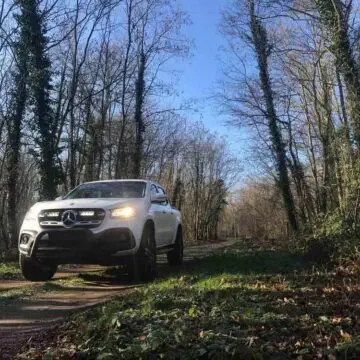 MERCEDES X-CLASS (2017+) – Sada pro osvětlení do mřížky chladiče