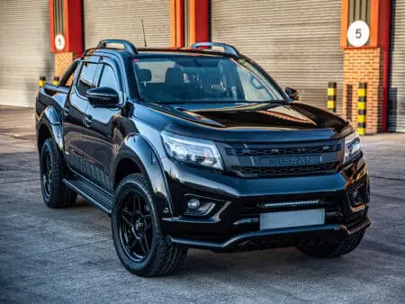 Nissan Navara (2014+) – Sada pro osvětlení do spodní mřížky chladiče