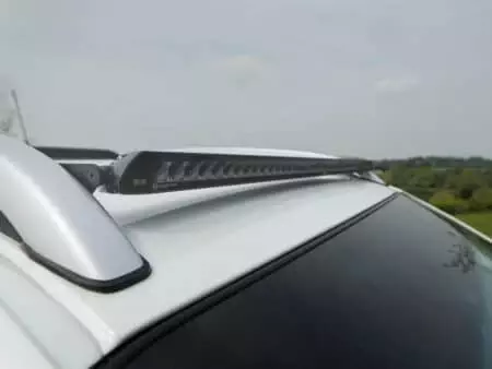 Nissan Navara sada pro montáž světlometů na střechu