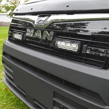 MAN TGE – Sada pro osvětelní do mřížky chladiče