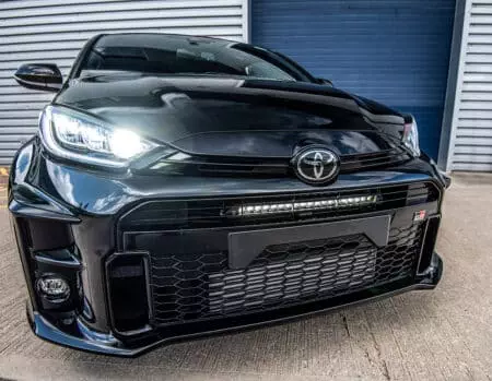 Toyota Yaris GR – Sada pro světlomety do mřížky nárazníku