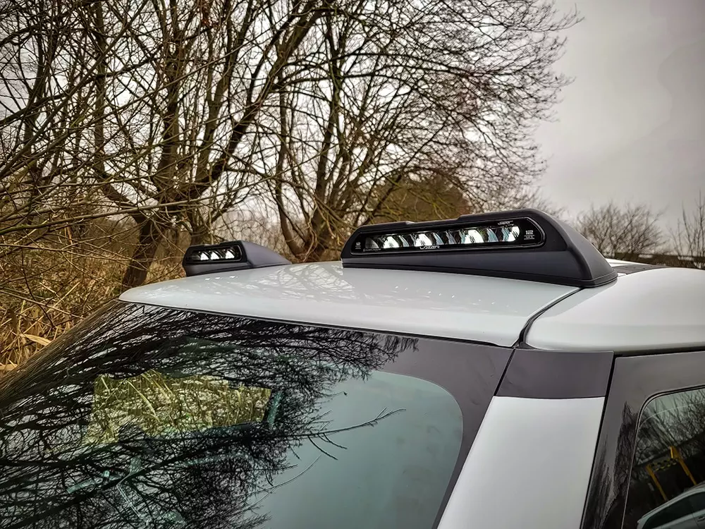 Land Rover Defender (2020+) – Střešní držáky světlometů