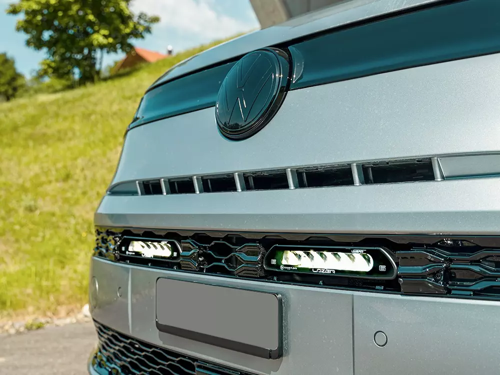 VW T7 2022+ – Sada pro světlomety do mřížky chladiče
