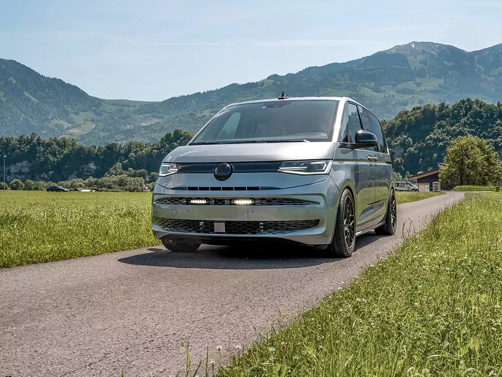 VW T7 2022+ – Sada pro světlomety do mřížky chladiče